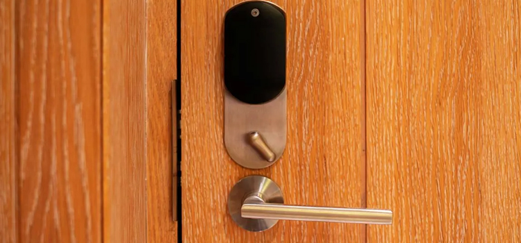 Automatic Locking Door Knob San Dimas